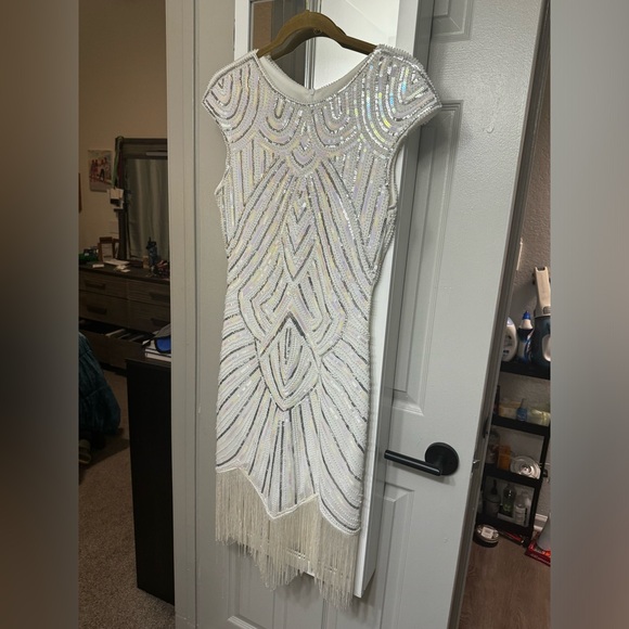 White sequined 1920s style flapper dress - Picture 1 of 2
